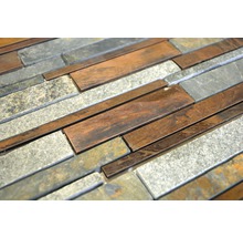 Nahaufnahme von Wandfliesen aus Stein und Metall