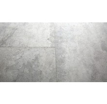 Nahaufnahme von Bodenfliesen mit Steindekor