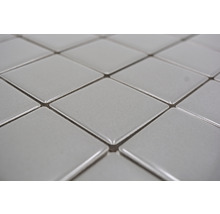 Nahaufnahme von quadratischen Fliesen