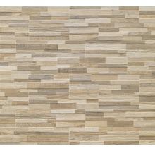 Fliesenwand mit Holzoptik