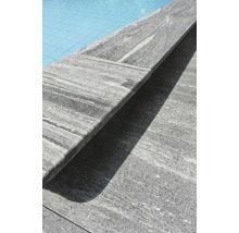 Poolumrandung aus Naturstein mit Becken