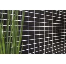 Wandfliesen mit Mosaikmuster und Pflanzendekoration