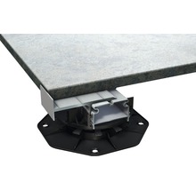 Terrassenplatte mit Unterkonstruktion und Stelzlager