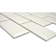 Rechteckige Keramikfliesen im Verbund