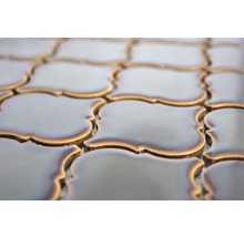 Dekorative, glänzende Mosaikfliesen im marokkanischen Stil