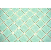 Mosaikfliesen aus Glas auf einem Netz