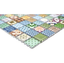 Mosaikfliesen mit unterschiedlichen Mustern