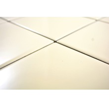 Detailansicht von verlegten Bodenfliesen