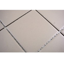 Nahaufnahme von quadratischen Mosaikfliesen