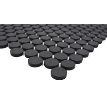 Mosaikfliese mit runden, dunklen Steinen