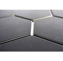 Nahaufnahme von sechseckigen Fliesen mit Fugen