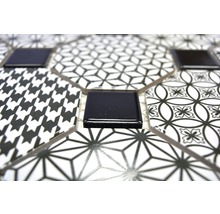 Mosaikfliesen mit geometrischen Mustern