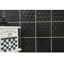 Wandfliesen mit verschiedenen Reliefmustern