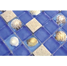 Mosaikfliese mit Glas, Stein und Muscheln