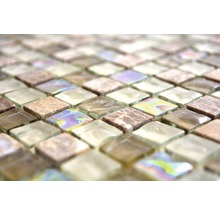 Nahaufnahme von Mosaikfliesen mit Marmor- und Glaseffekt