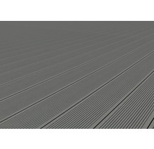 Graue Terrassendielen im Detail