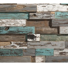 Wandverkleidung aus Holz mit Used-Optik
