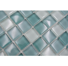 Nahaufnahme eines Mosaiks aus Glasfliesen