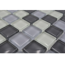 Mosaikfliesen aus Glas in quadratischer Form