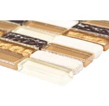 Mosaikfliese mit rechteckigen Stücken in verschiedenen Brauntönen und Beige.