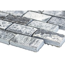 Mosaikfliese aus Naturstein im Mauerverbund