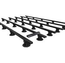 Terrassenunterkonstruktion aus Aluminium mit höhenverstellbaren Füßen