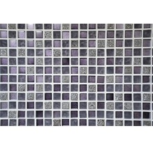 Mosaikfliesen mit quadratischen Glas- und Dekorelementen