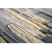 Nahaufnahme einer Wandverkleidung aus Holz