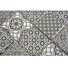 Mosaikfliesen mit verschiedenen Ornamenten