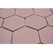 Nahaufnahme von sechseckigen Bodenfliesen