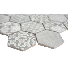 Nahaufnahme von sechseckigen Fliesen mit verschiedenen Mustern