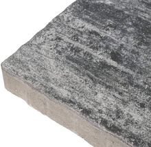 Graue Betonpflasterplatte mit strukturierter Oberfläche