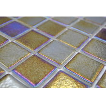 Nahaufnahme von quadratischen Mosaikfliesen