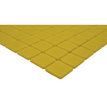 Gelbe Mosaikfliesen quadratisch