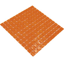 Quadratische Mosaikfliesen auf einem Netz