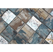 Mosaikfliesen mit Holz- und Musterdesign