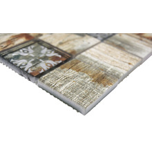 Mosaikfliese mit Holz- und Musterdesign