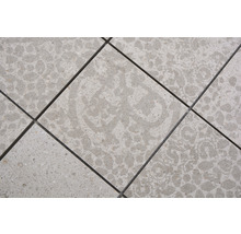 Fliesen mit Muster und Fugen