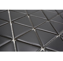 Mosaikfliese mit dreieckigen Elementen