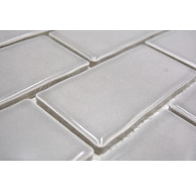 Nahaufnahme von rechteckigen Fliesen