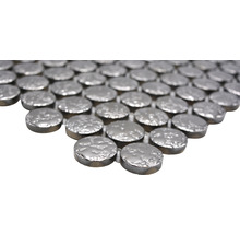 Mosaikfliese mit runden Steinen