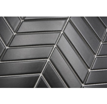 Detailaufnahme von Mosaikfliesen in Rautenform