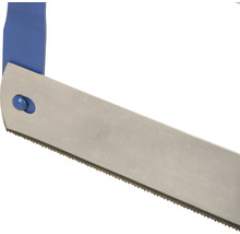 Nahaufnahme einer Metallsäge mit Zähnen