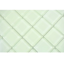 Glasmosaikfliesen mit quadratischem Muster