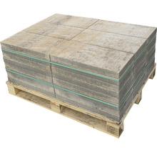 Palette mit Betonplatten für den Außenbereich