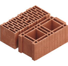 Zwei Ziegelsteine mit unterschiedlichen Hohlraumstrukturen