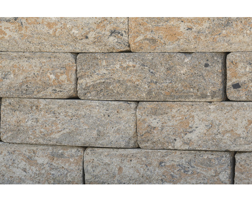 Mauer aus Betonsteinen