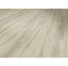 Verlegter heller Laminatboden mit Holzoptik.