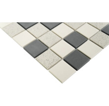 Mosaikfliese mit quadratischem Design