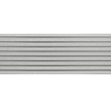 Graue Wandverkleidung mit horizontalen Rillen.